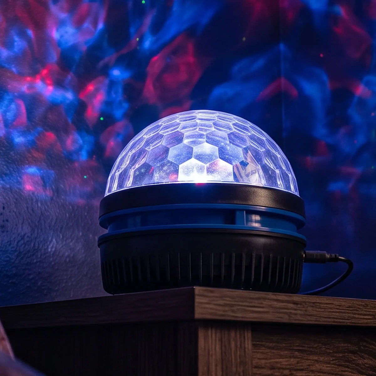 Projecteur de ciel étoilé Halume Orion allumé, gros plan