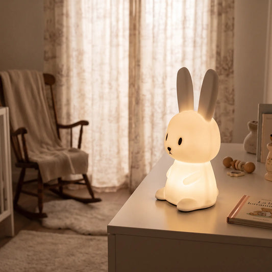 Veilleuse lapin en silicone Halume, vue de profil