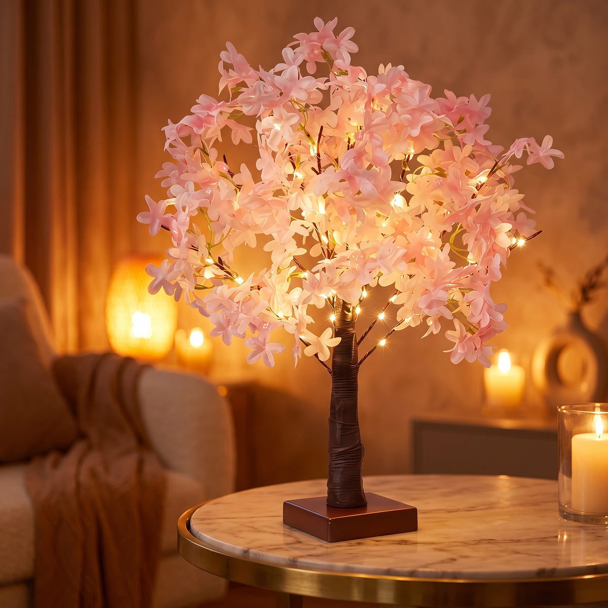 Lampe arbre fleuri Halume Hanami, vue de profil sur une table en marbre