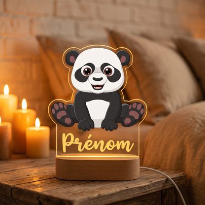 Veilleuse personnalisée Panda en pléxiglas, prénom lumineux, gros plan table de chevet
