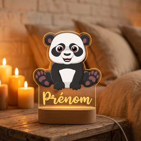 Veilleuse personnalisée Panda en pléxiglas, prénom lumineux, gros plan table de chevet